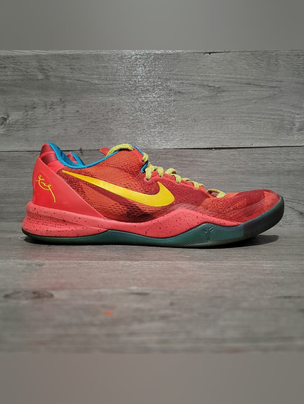 2014 Nike kobe 8 year of the horse YOTH Men's Size 9 Red Shoes